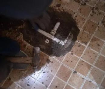 烟台市卫生间漏水维修公司为您分享下卫生间渗水如何处理及注意事项