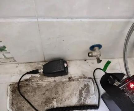 烟台市屋顶漏水维修公司分享下卫生间漏水的危害及解决方法
